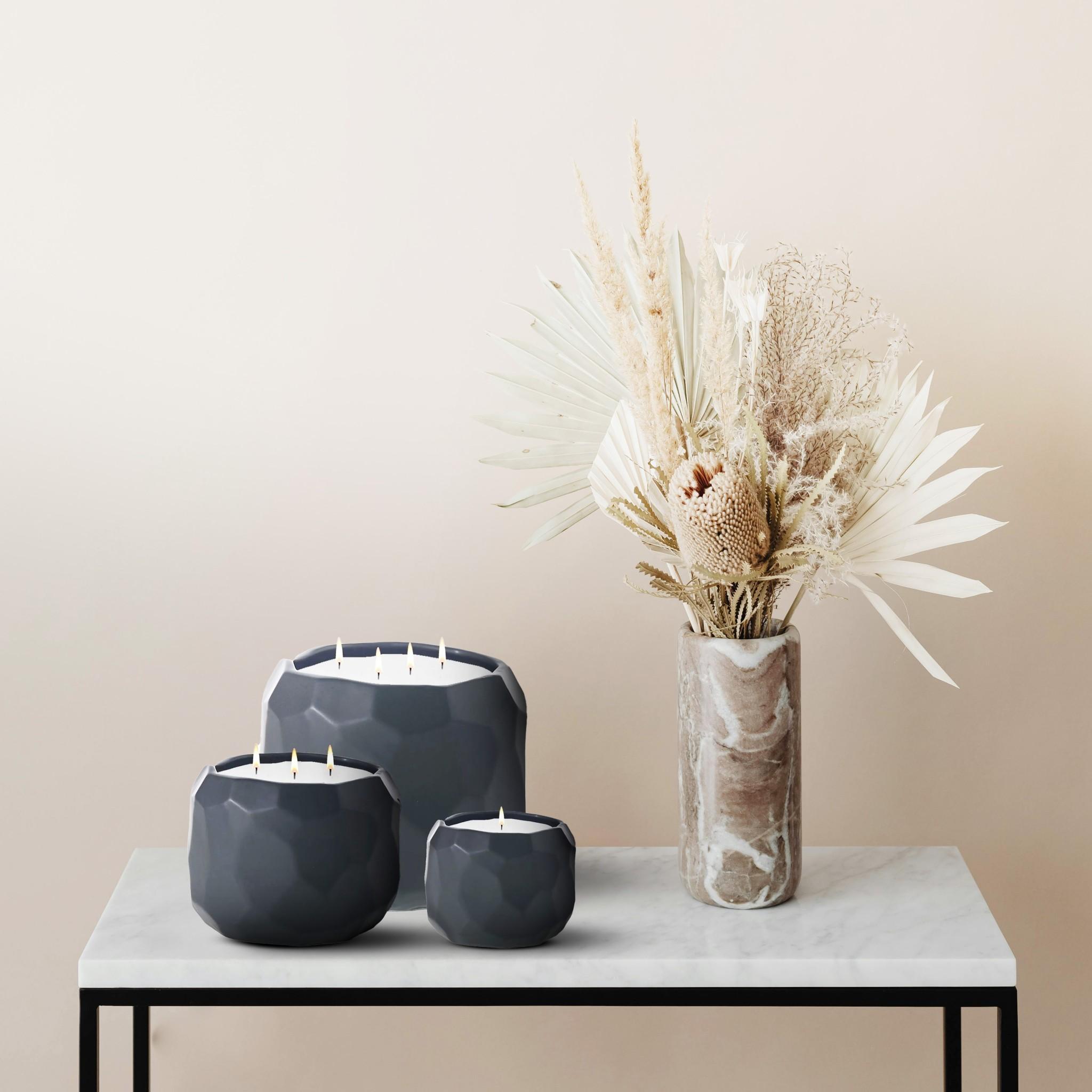 Black Discover Pot Ceramic Candle